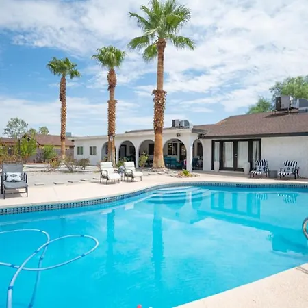 Your Private, Luxurious & Large Oasis-4 Suites